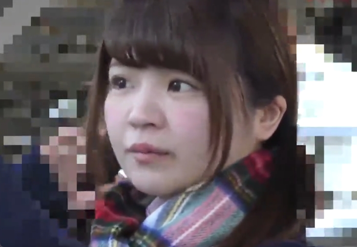 JKが痴漢師に電車内でチンポを突っ込まれて中出しまでされちゃうw