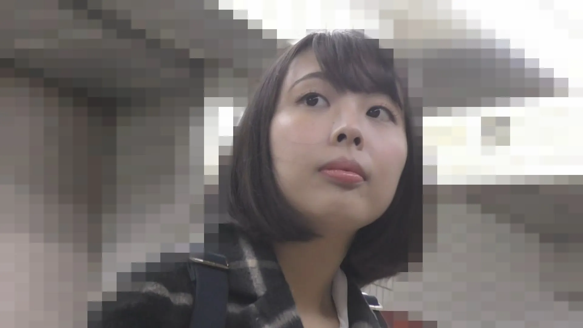 白パン女子大生がアナルくぱあからの電車内手マン痴漢!