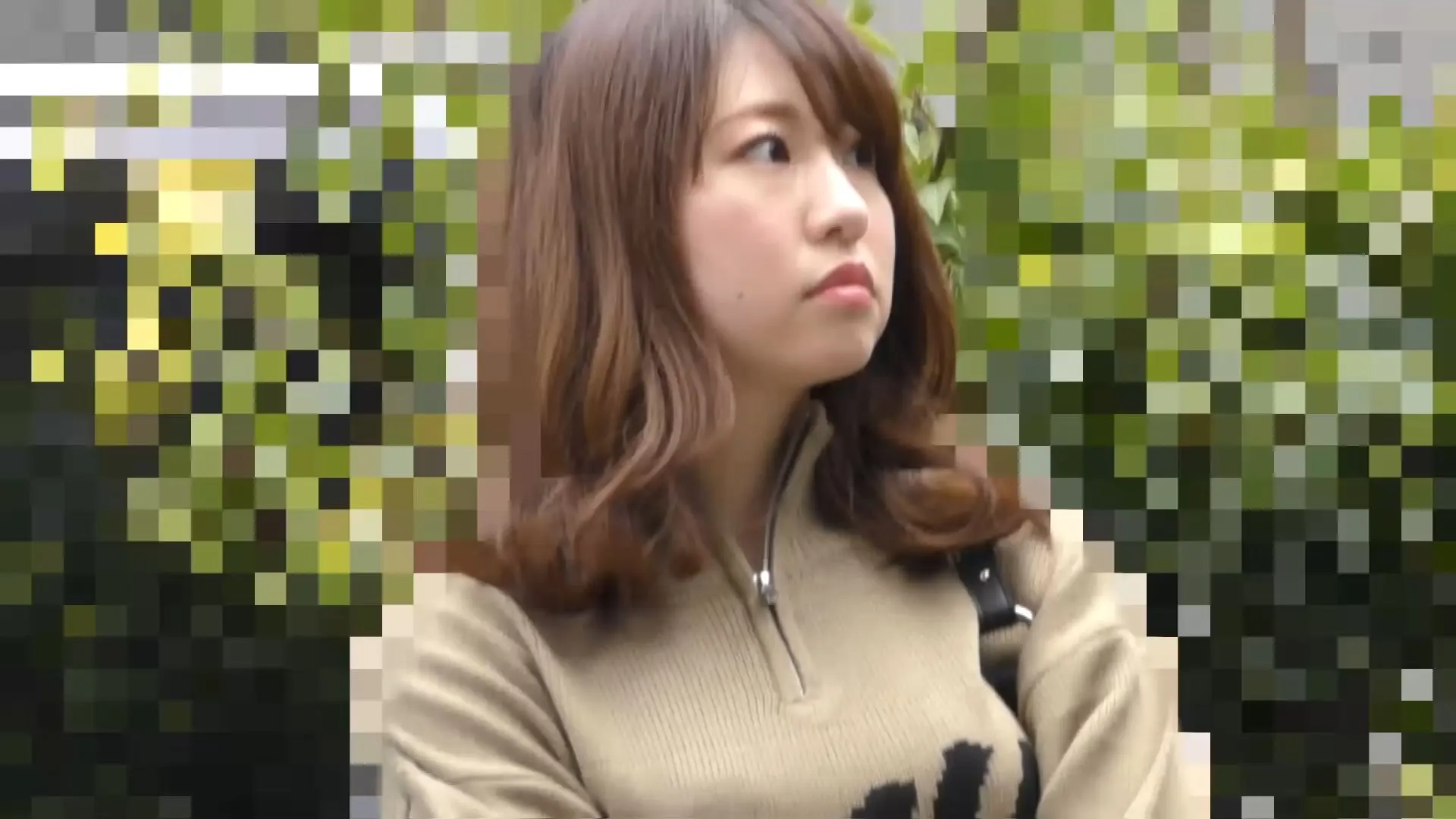 ライブハウスで集団痴漢される美女!嫌がるお顔が愛くるしいw