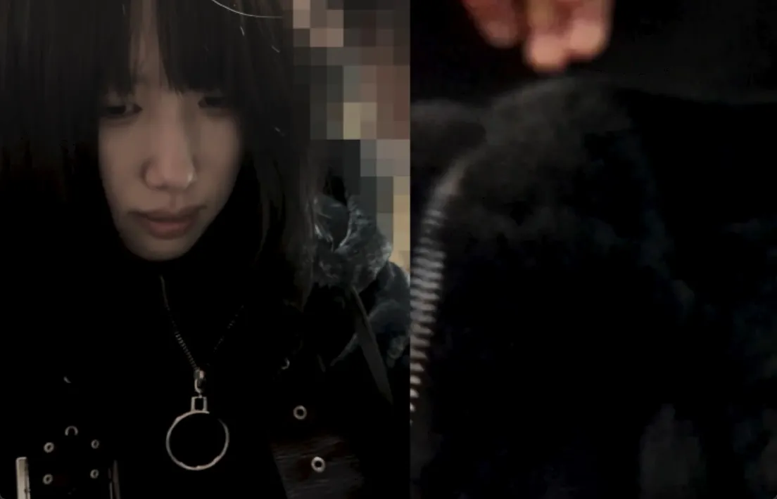 家出系娘を痴漢師が襲う!パンツを降ろされ前後からマンコ弄りw